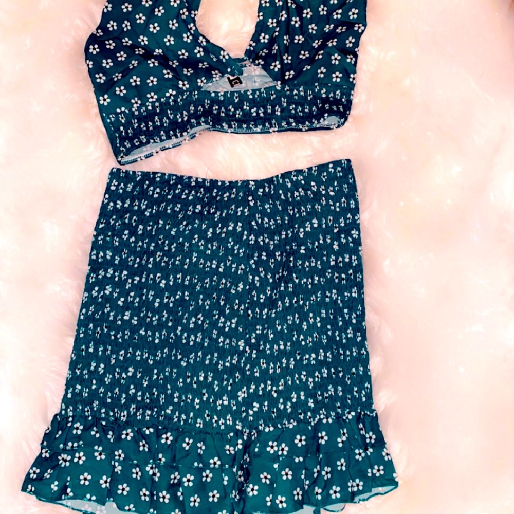 Cute 2 piece halter top set